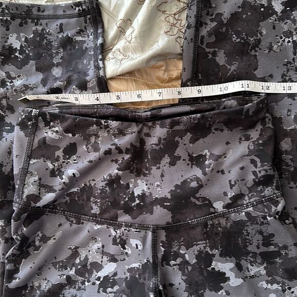 Old Navy | Camo print leggings Size SP - Picture 4 of 8